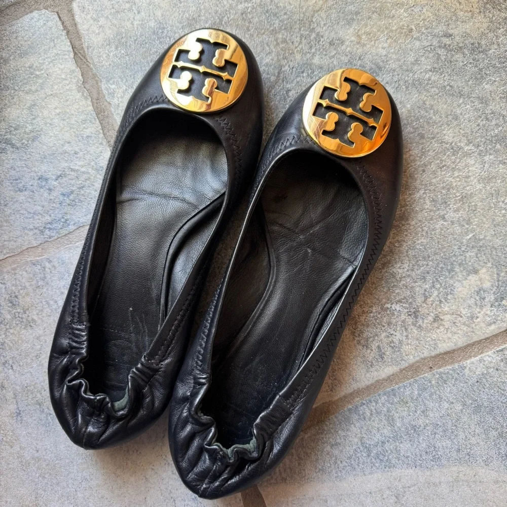 Tory Burch REVA Black Ballet Flats with‎ Gold Medallion Size 6/6.5